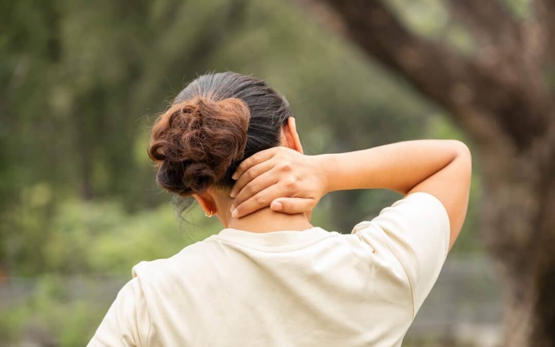 Whiplash Recovery Guide: What a Chiropractor Checks, Treats, and Tracks